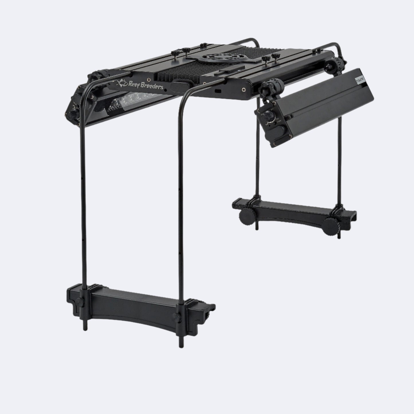 Meridian 11 with 2 Edge 12 tilted inwards. Using optional side of tank mount legs.
